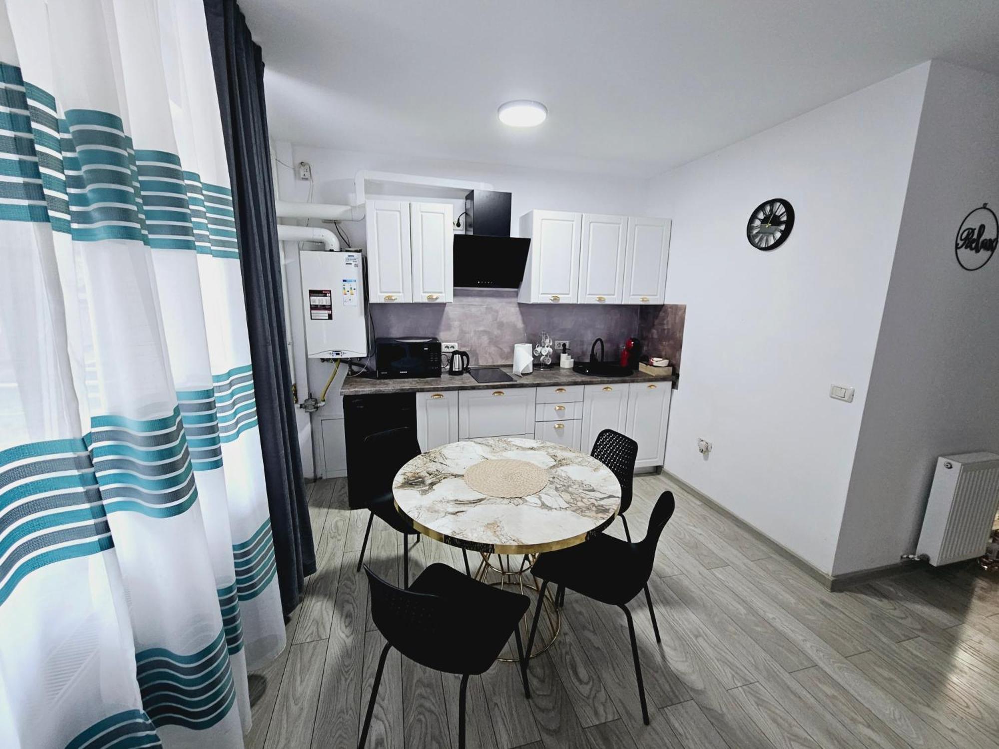 Comapart1 Bacau Exterior photo
